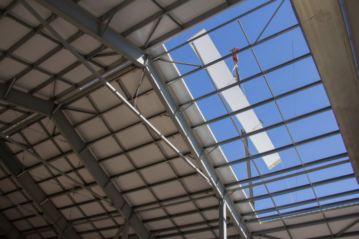 Metaalbouw isoleren in de industrie