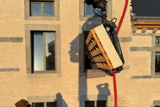 Camion grue déchargement hauteur